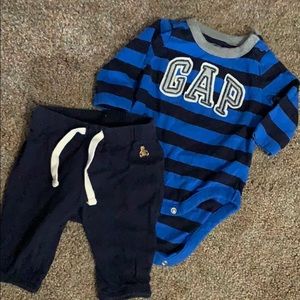 Baby boy Gap bundle 0-3mths onesie& joggers